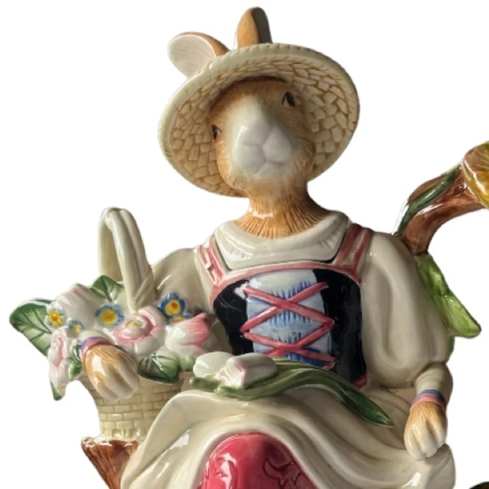 Fitz & Floyd Classic Old World Rabbit / Lady Rabbit Teapot